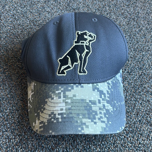 MACK Digital Camo Hat with Dog Embroidery - Picture 1 of 4